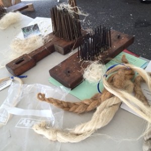 Hetchels to process flax